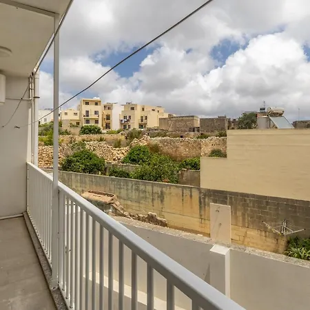 Apartment 3 Bedroom - Walking Distance From Airport Gudja